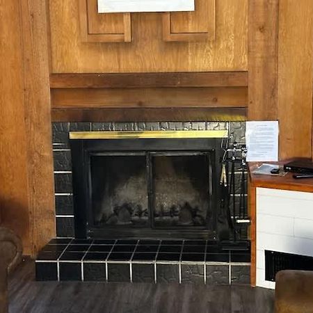 Views Inside Yosemite-Timber Lodge-Sleeps 6 Yosemite West Extérieur photo