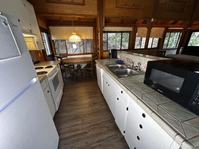 Views Inside Yosemite-Timber Lodge-Sleeps 6 Yosemite West Extérieur photo
