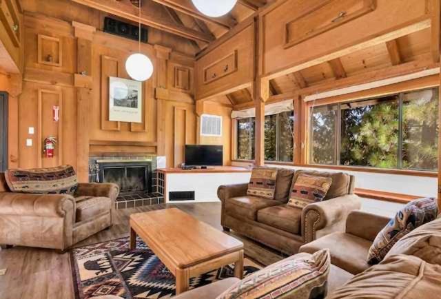 Views Inside Yosemite-Timber Lodge-Sleeps 6 Yosemite West Extérieur photo